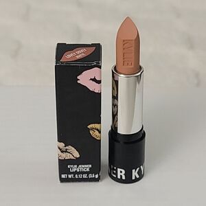 Kylie Cosmetics Matte Lipstick in shade Lovey Dovey *BNIB*